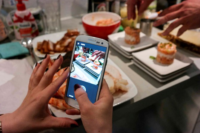 Social Media Marketing, from the Blue Mail Media guide to marketing strategies food beverage industry
